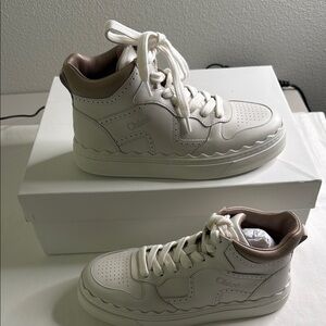 Chloé Elegant White Design